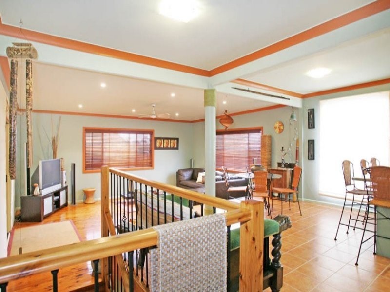 43 Barry Street, Bateau Bay NSW 2261