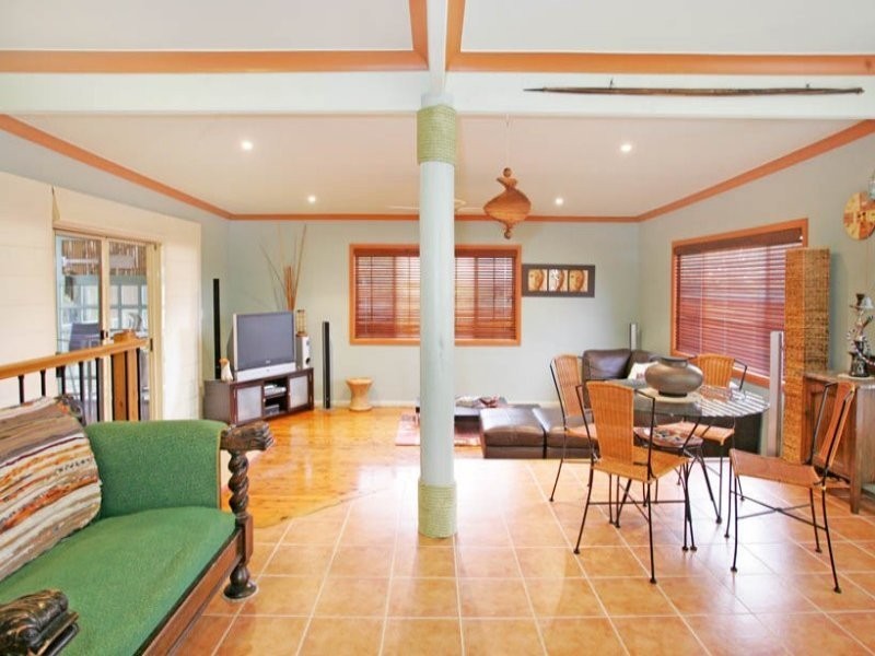 43 Barry Street, Bateau Bay NSW 2261