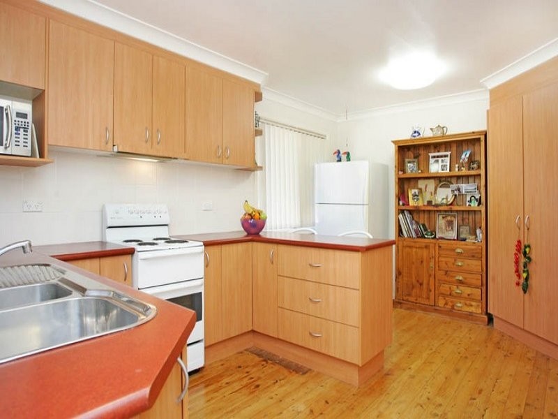 8 Berne Street, Bateau Bay NSW 2261