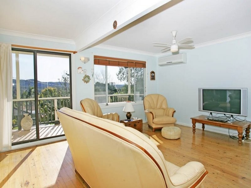 8 Berne Street, Bateau Bay NSW 2261