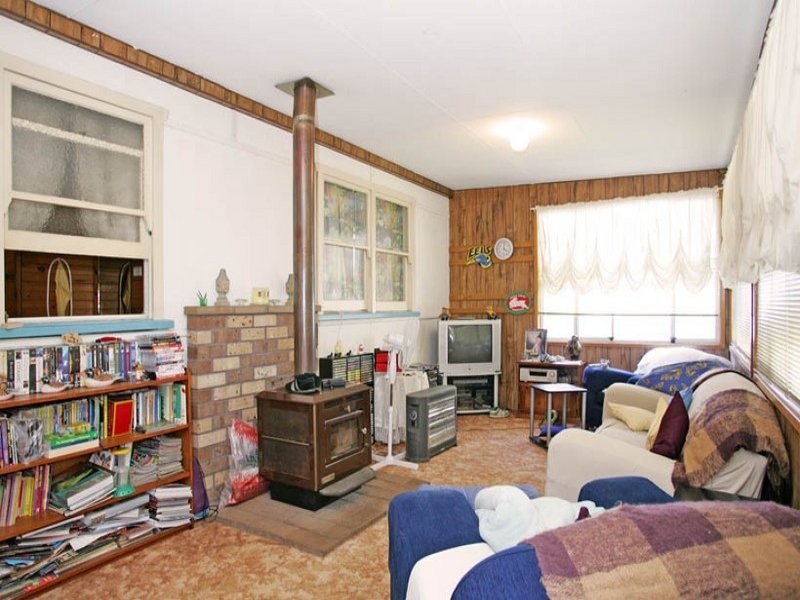 18 South Street, Killarney Vale NSW 2261