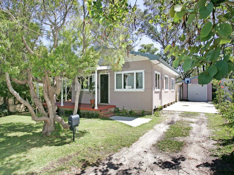 2 Patstone Street, Bateau Bay NSW 2261