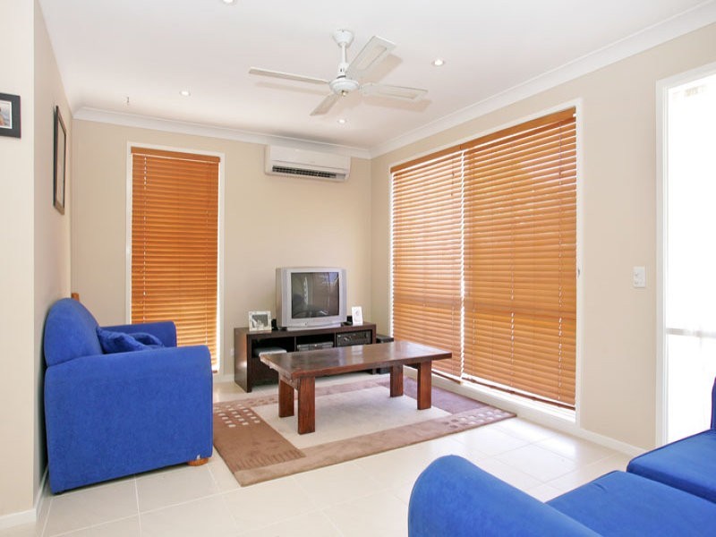 4 Lincoln Close, Bateau Bay NSW 2261