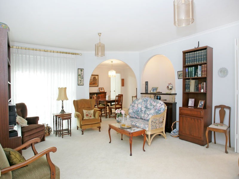 8 Compass Close, Bateau Bay NSW 2261