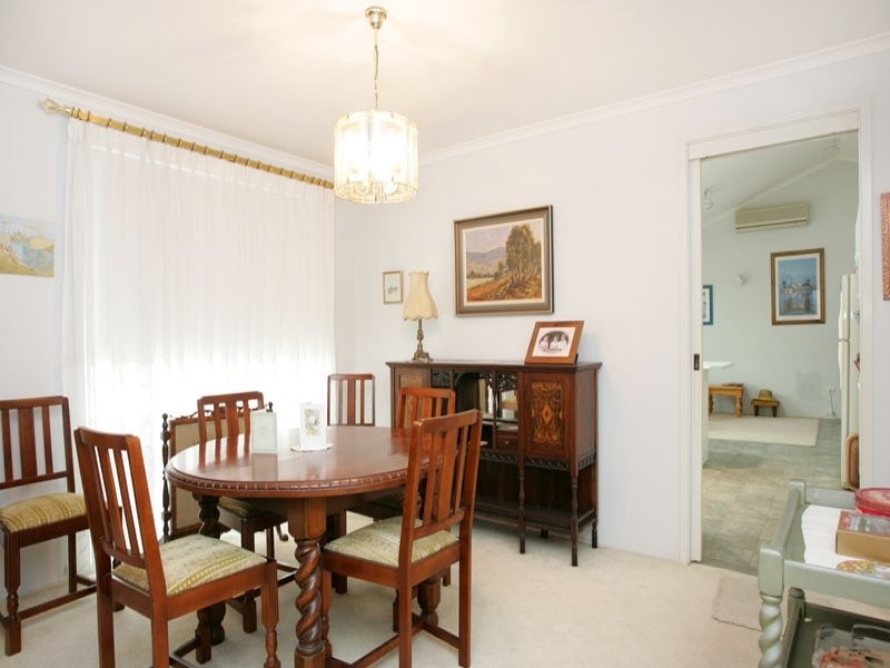 8 Compass Close, Bateau Bay NSW 2261