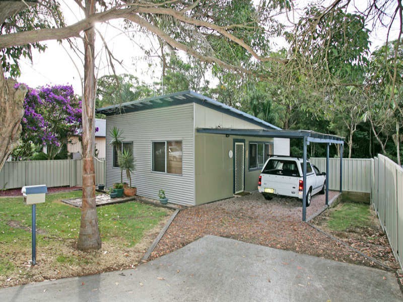 37 Bundilla Parade, Berkeley Vale NSW 2261
