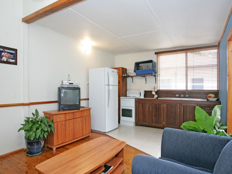 37 Bundilla Parade, Berkeley Vale NSW 2261