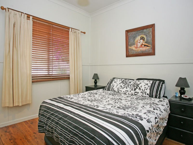 37 Bundilla Parade, Berkeley Vale NSW 2261