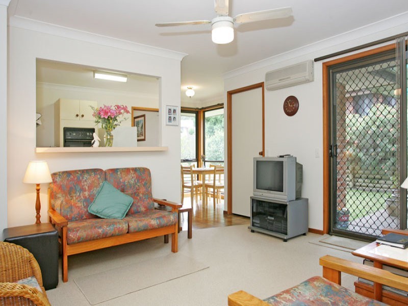 8 Rawsthorne Court, Bateau Bay NSW 2261