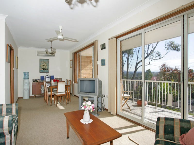 30 Curzon Avenue, Bateau Bay NSW 2261