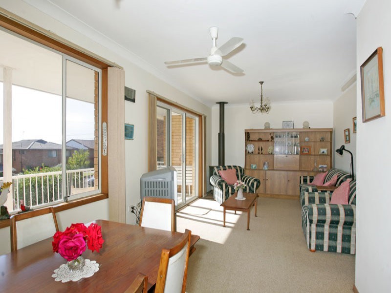 30 Curzon Avenue, Bateau Bay NSW 2261