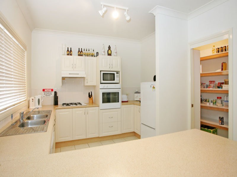 24 Marlowe Road, Bateau Bay NSW 2261