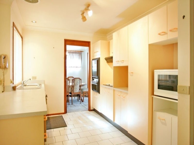 32 Valley View Road, Bateau Bay NSW 2261