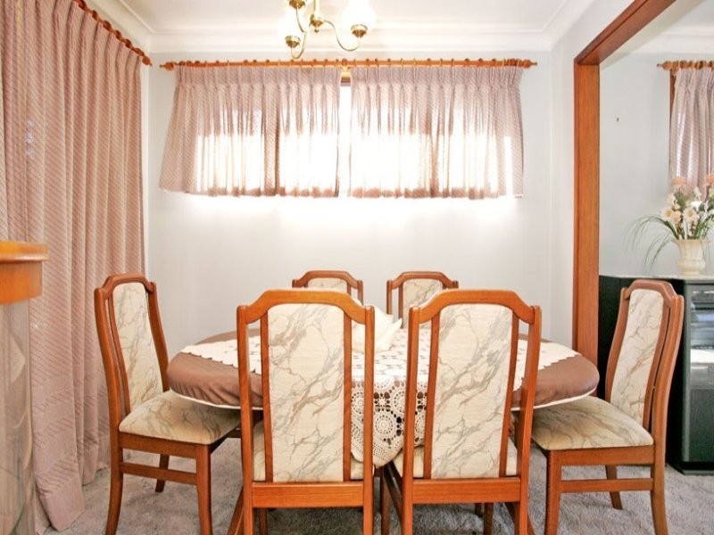 32 Valley View Road, Bateau Bay NSW 2261