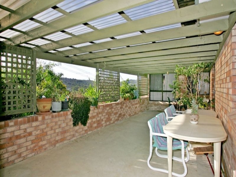 32 Valley View Road, Bateau Bay NSW 2261