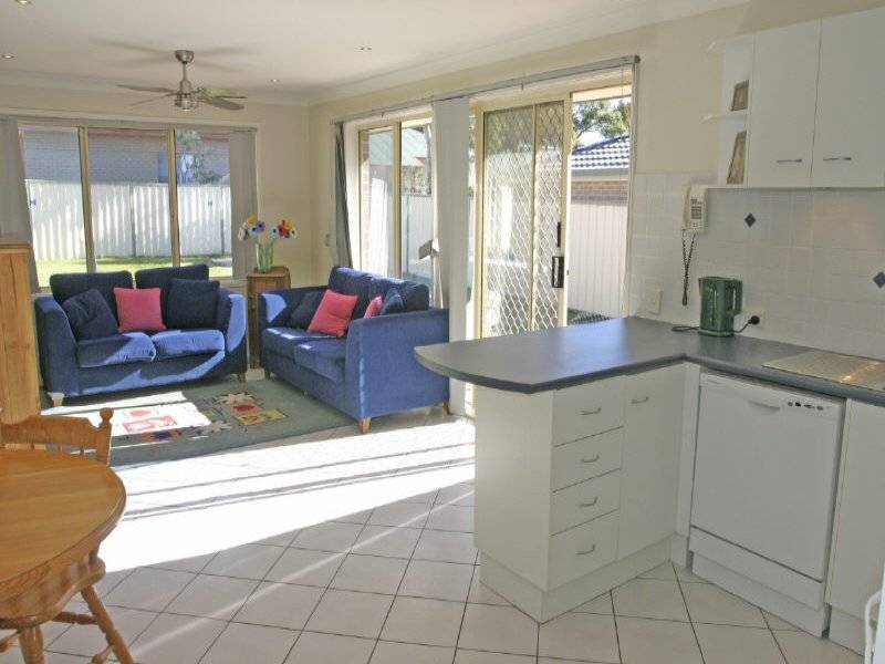 49 Castlereagh Crescent, Bateau Bay NSW 2261