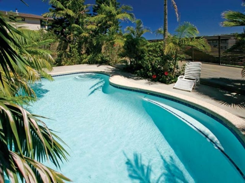 10 Henrys Road, Forresters Beach NSW 2260