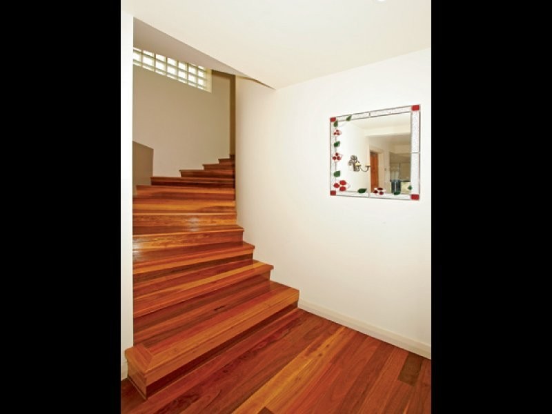 10 Henrys Road, Forresters Beach NSW 2260