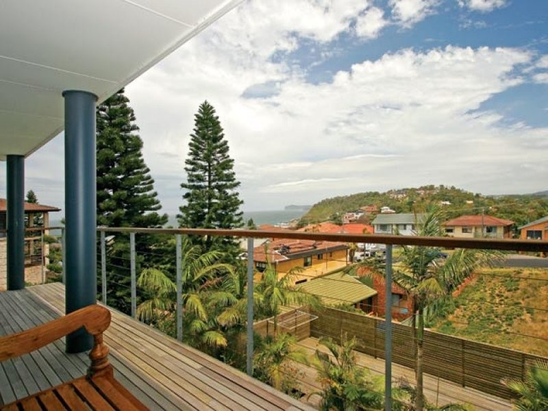 10 Henrys Road, Forresters Beach NSW 2260