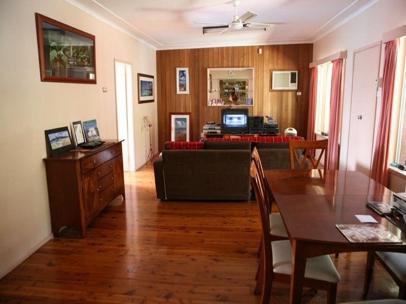 127 Lakin Street, Bateau Bay NSW 2261