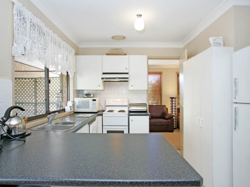 6 Mossman Avenue, Bateau Bay NSW 2261