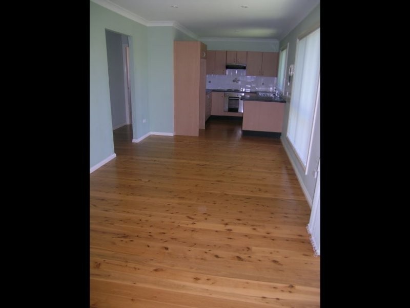 24b Germaine Avenue, Bateau Bay NSW 2261
