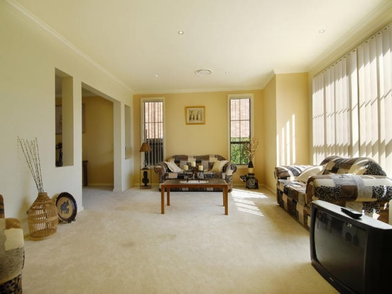 10 Calais Place, Castle Hill NSW 2154