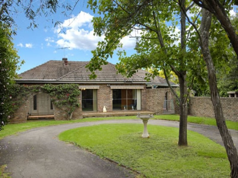 12 Tarana Crescent, Baulkham Hills NSW 2153