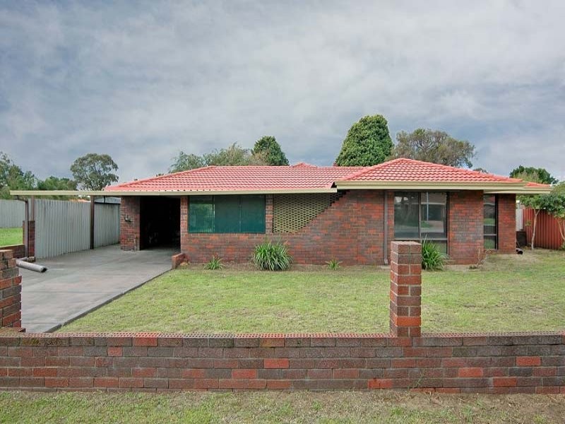 8 Brown Place, Beechboro WA 6063