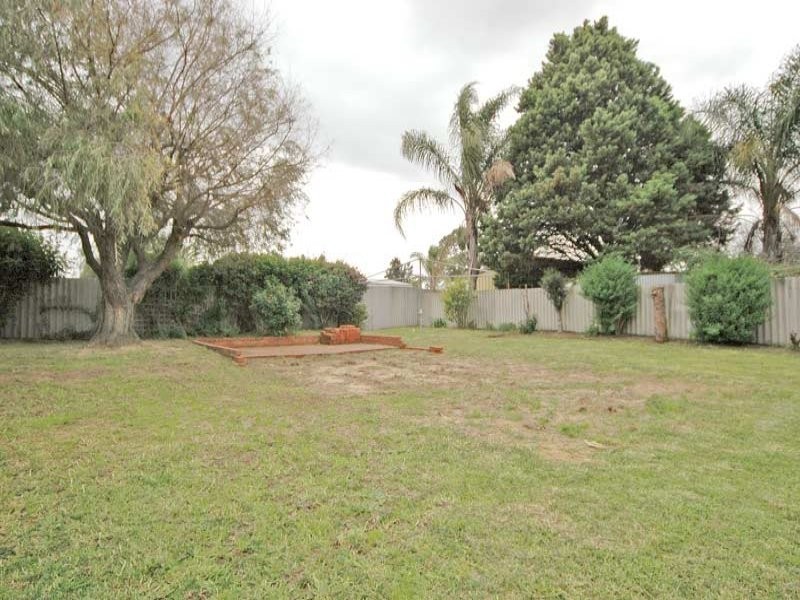 8 Brown Place, Beechboro WA 6063