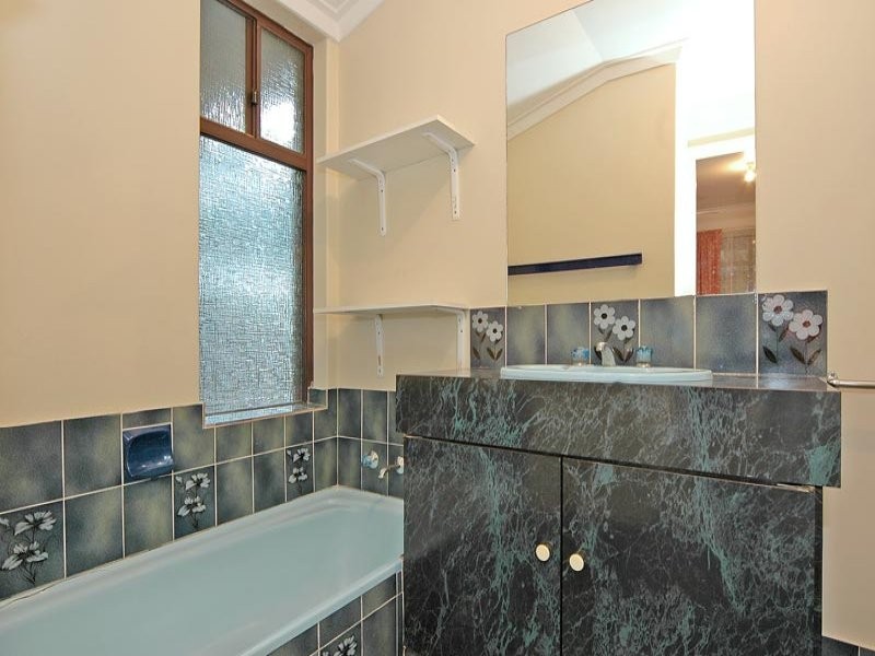 8 Brown Place, Beechboro WA 6063