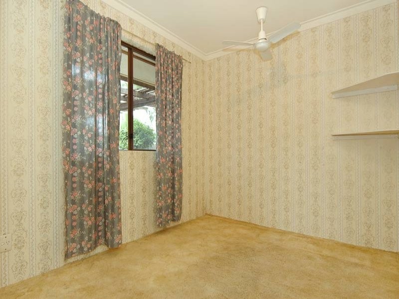 8 Brown Place, Beechboro WA 6063