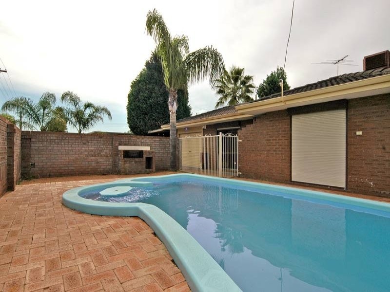 28 Madeira Avenue, Beechboro WA 6063