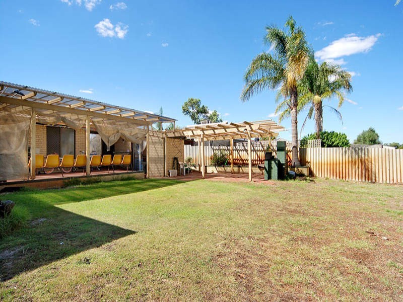11 Gloves Place, Beechboro WA 6063