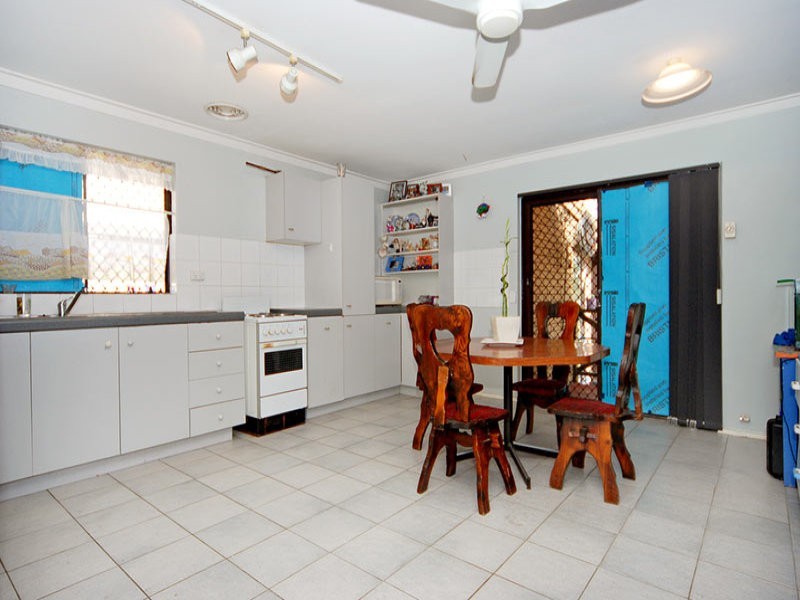 11 Gloves Place, Beechboro WA 6063