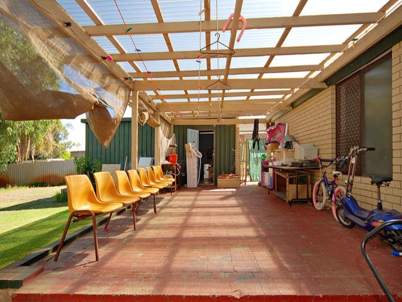 11 Gloves Place, Beechboro WA 6063