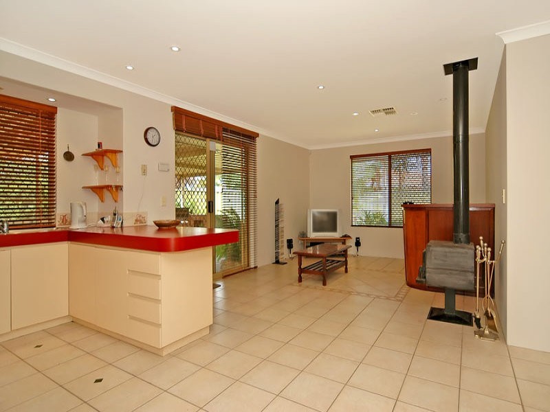 14 Conifer Place, Beechboro WA 6063