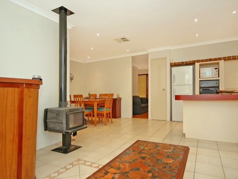 14 Conifer Place, Beechboro WA 6063