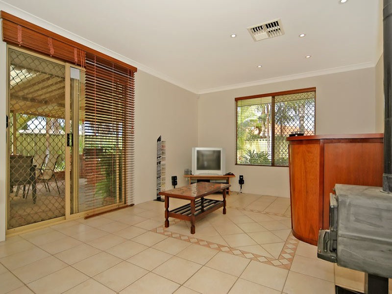 14 Conifer Place, Beechboro WA 6063