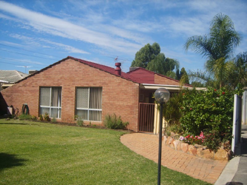 14 Chireton Place, Beechboro WA 6063