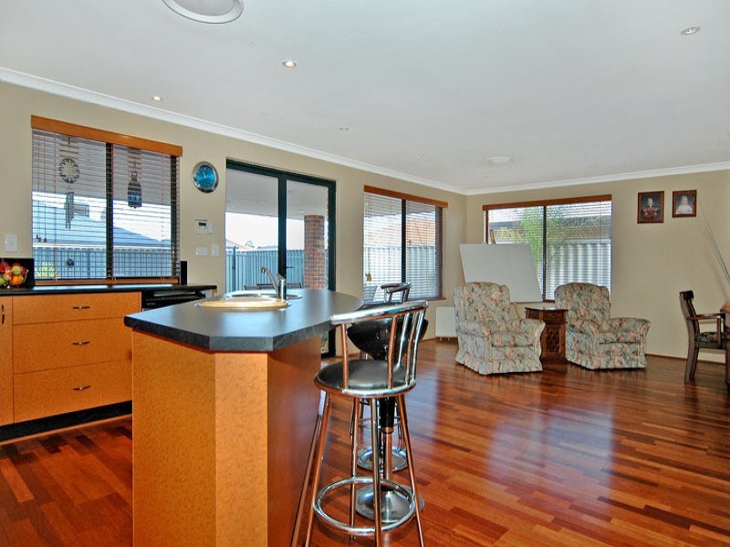 21 Tallow Way, Beechboro WA 6063