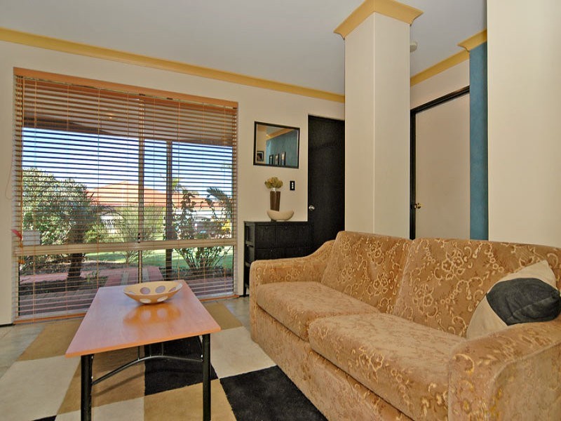 5 Blanc Close, Caversham WA 6055