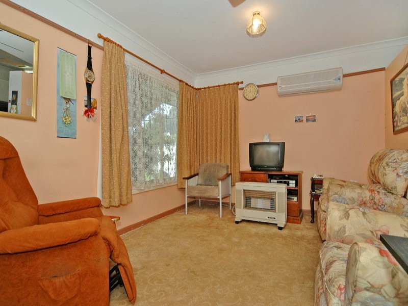 29 Devenish Road, Lockridge WA 6054