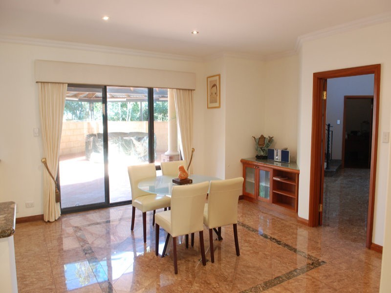 11 Roelands Place, Dianella WA 6059