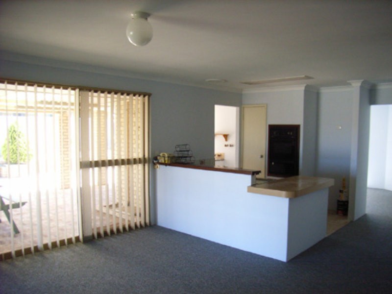 15 Rhine Crescent, Beechboro WA 6063