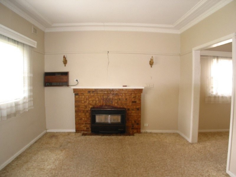4 School St, California Gully VIC 3556