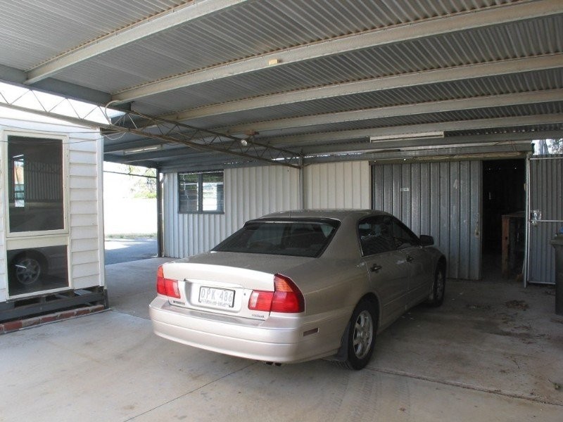 10 Pine Grove, Goornong VIC 3557