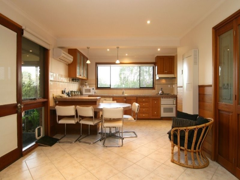 2 The Strand, Kennington VIC 3550