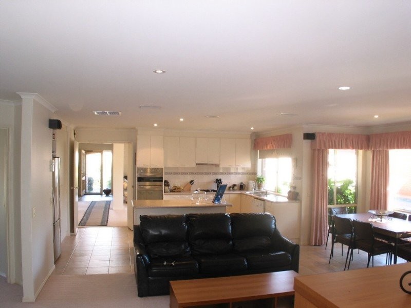 2 Centaur Close, Strathfieldsaye VIC 3551