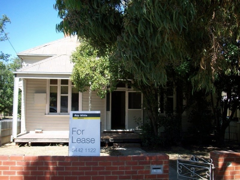 23 Carpenter Street, Quarry Hill VIC 3550